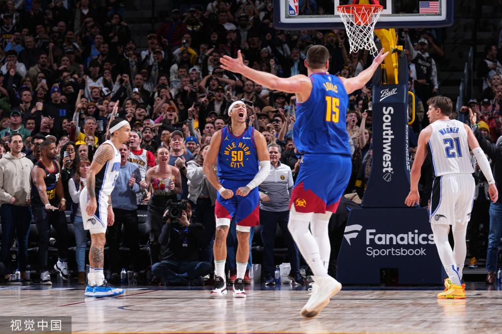 中扮演桥梁 中扮演桥梁